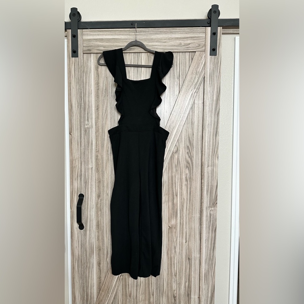 NWT ENTRO BLACK RUFFLE JUMPSUIT
